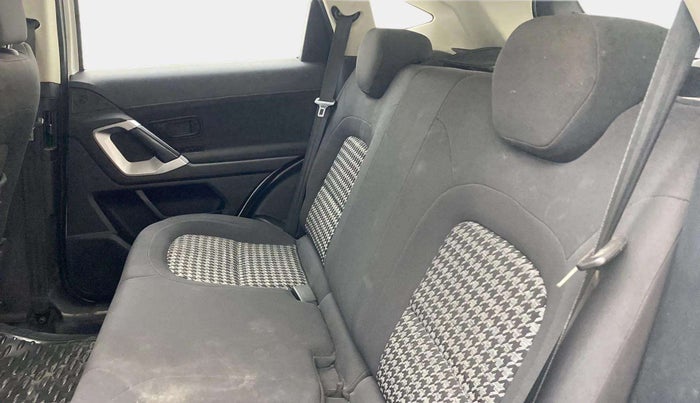 2021 Tata Harrier XM 2.0L KRYOTEC, Diesel, Manual, 64,171 km, Right Side Rear Door Cabin