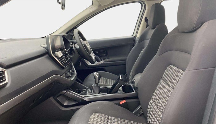 2021 Tata Harrier XM 2.0L KRYOTEC, Diesel, Manual, 64,171 km, Right Side Front Door Cabin