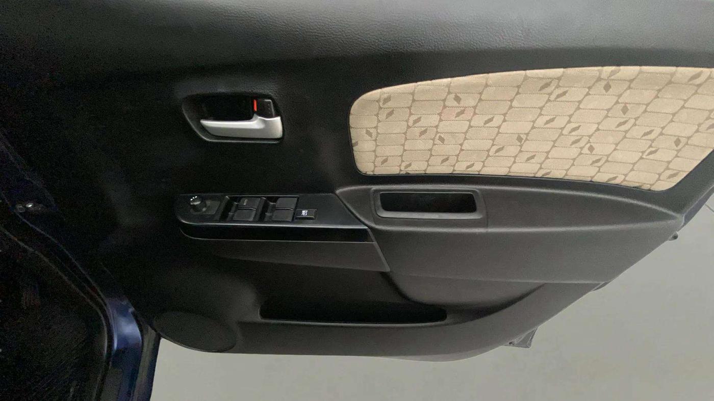 2017 Maruti Wagon R 1.0 VXI AMT, Petrol, Automatic, 25,326 km, Driver Side Door Panels Control