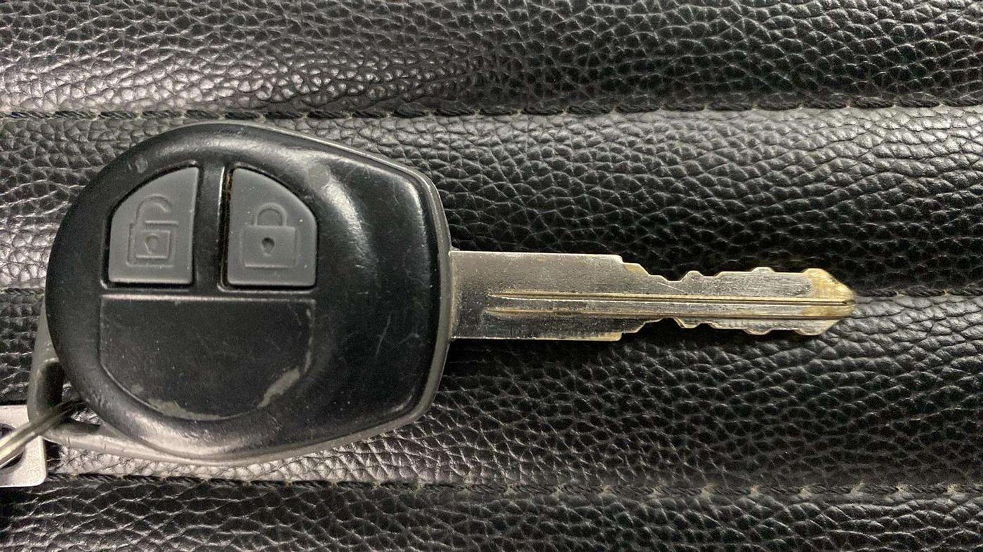2017 Maruti Wagon R 1.0 VXI AMT, Petrol, Automatic, 25,326 km, Key Close Up