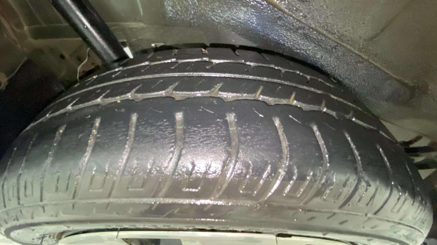 2017 Maruti Wagon R 1.0 VXI AMT, Petrol, Automatic, 25,326 km, Right Rear Tyre Tread