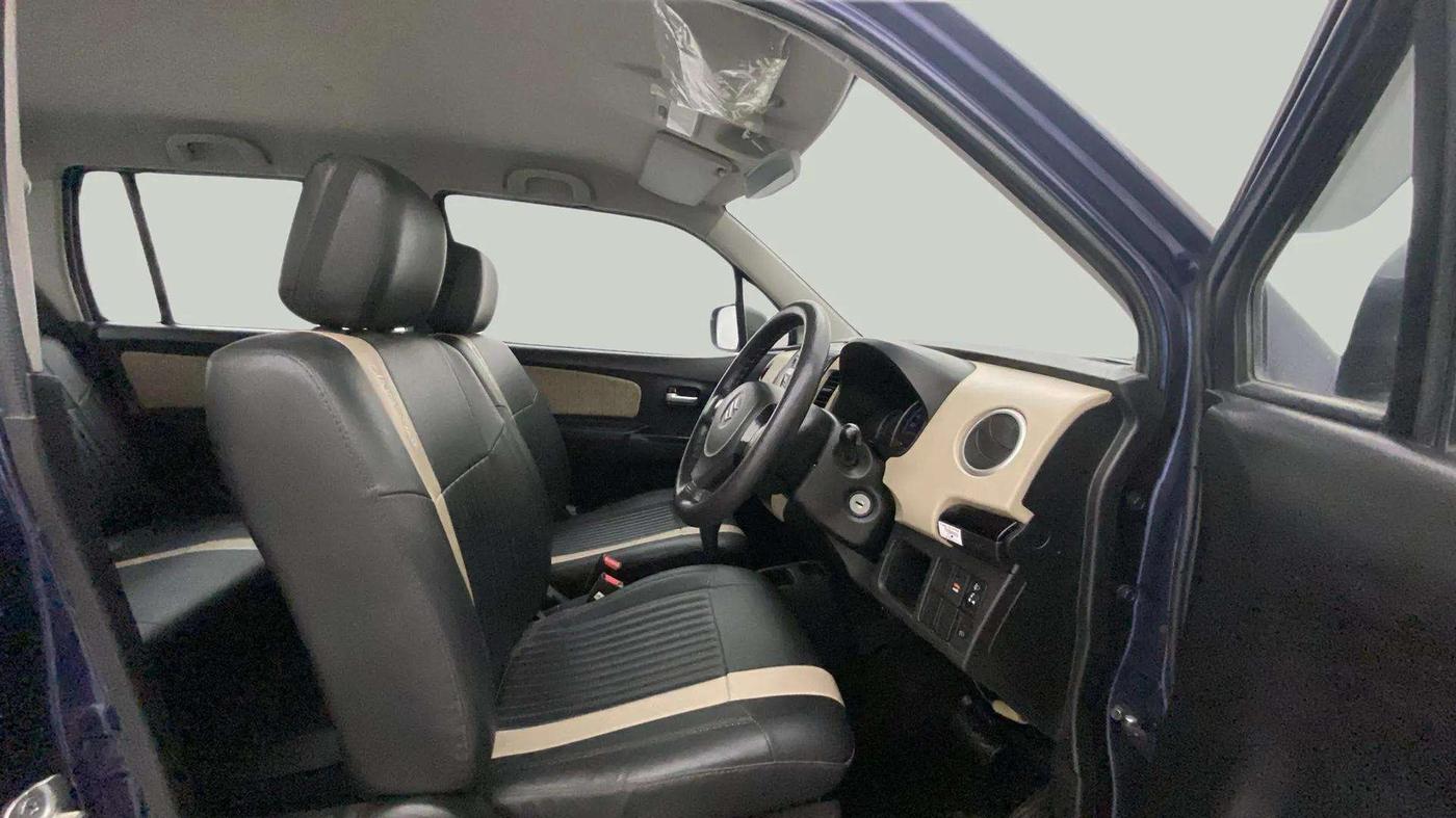 2017 Maruti Wagon R 1.0 VXI AMT, Petrol, Automatic, 25,326 km, Right Side Front Door Cabin