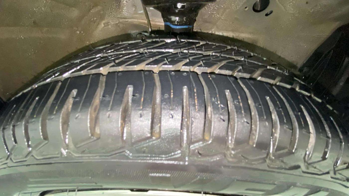 2017 Maruti Wagon R 1.0 VXI AMT, Petrol, Automatic, 25,326 km, Right Front Tyre Tread