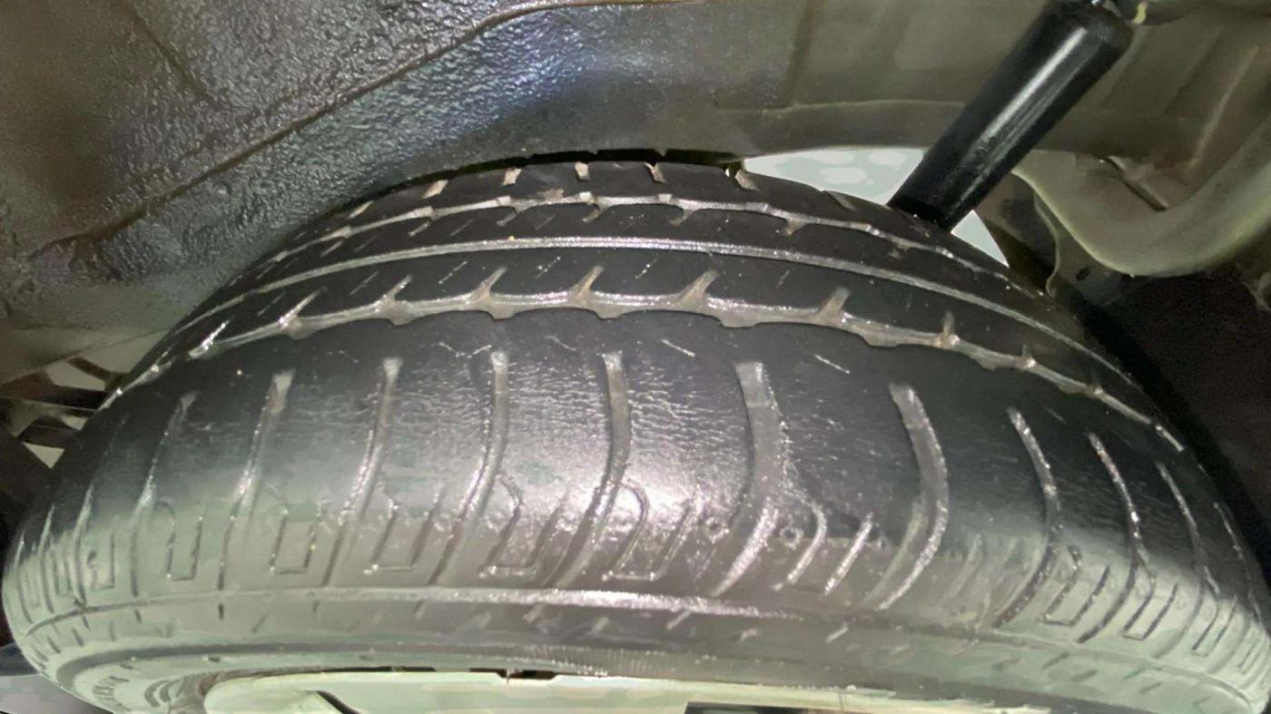 2017 Maruti Wagon R 1.0 VXI AMT, Petrol, Automatic, 25,326 km, Left Rear Tyre Tread
