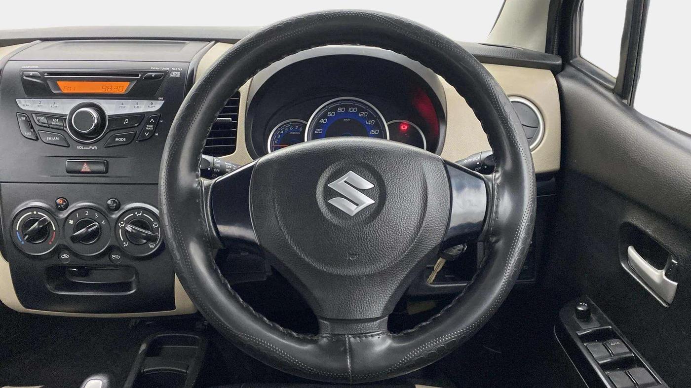 2017 Maruti Wagon R 1.0 VXI AMT, Petrol, Automatic, 25,326 km, Steering Wheel Close Up