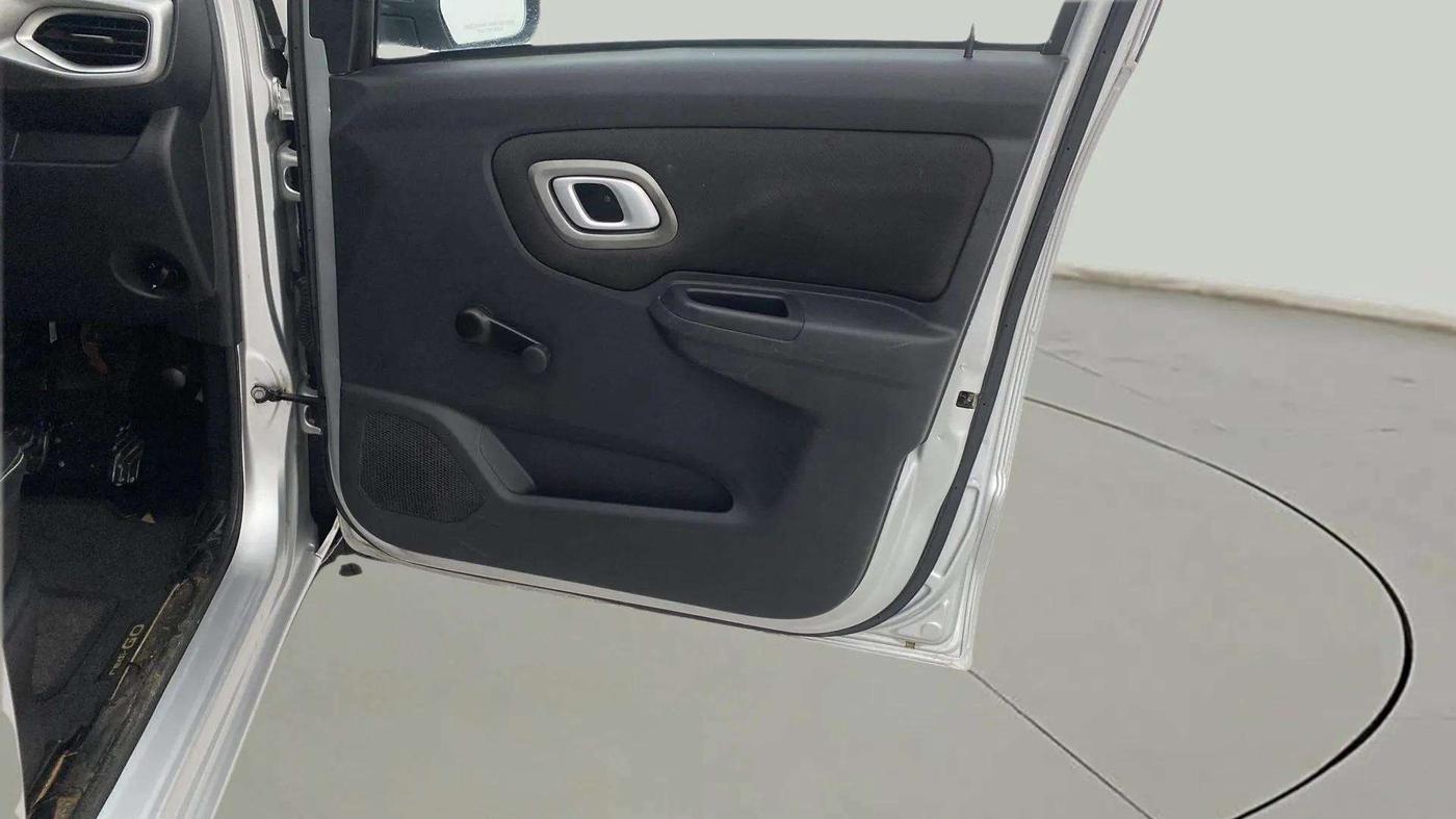 2021 Datsun Redi Go T, Petrol, Manual, 24,276 km, Driver Side Door Panels Control