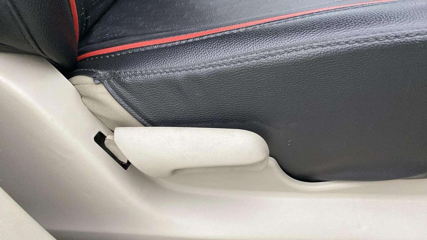 2019 Maruti Celerio VXI AMT (O), Petrol, Automatic, 34,865 km, Driver Side Adjustment Panel