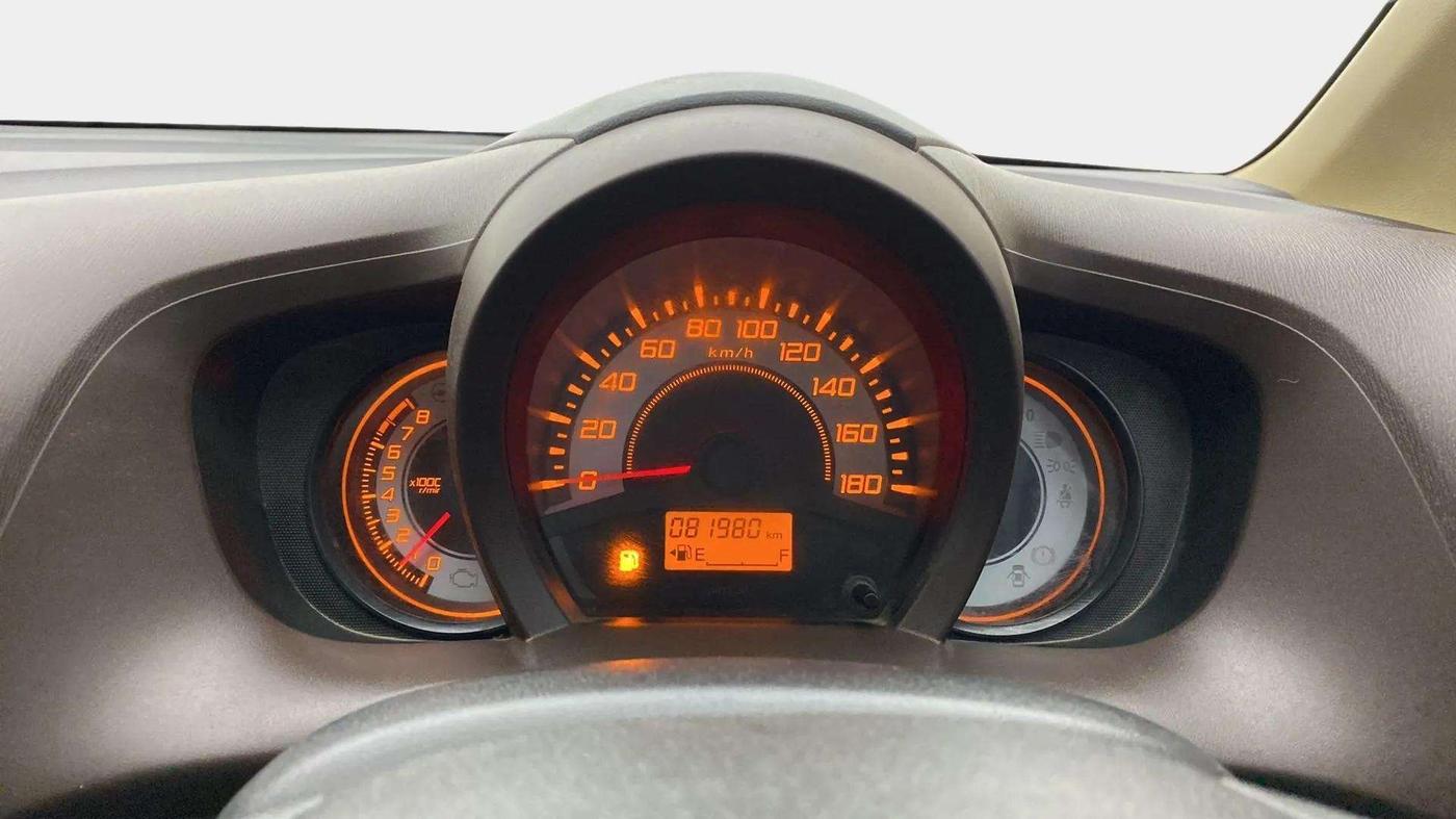 2013 Honda Brio V MT, CNG, Manual, 82,162 km, Odometer Image