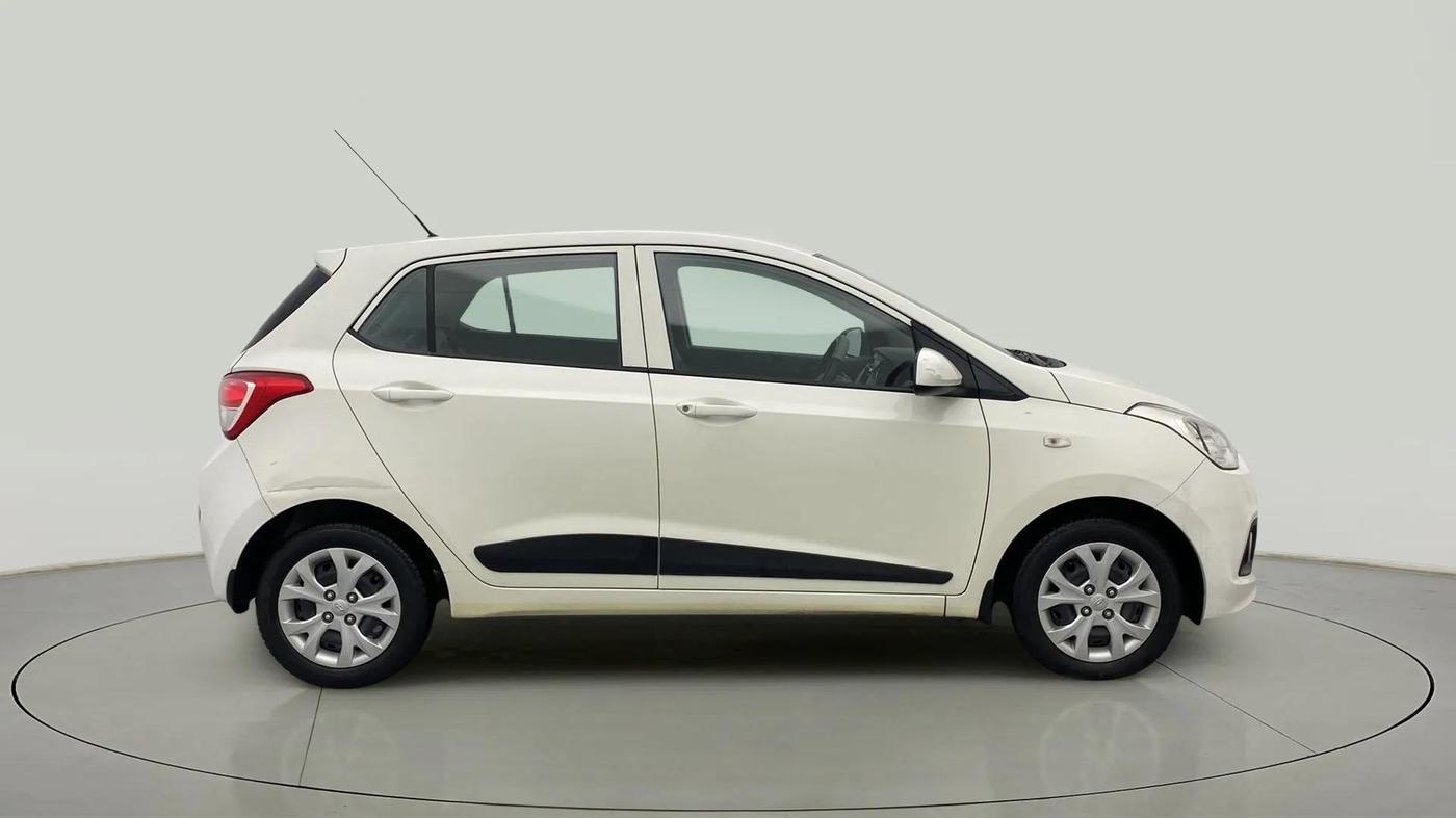 2015 Hyundai Grand i10 MAGNA 1.2 KAPPA VTVT, Petrol, Manual, 24,383 km, Right Side View
