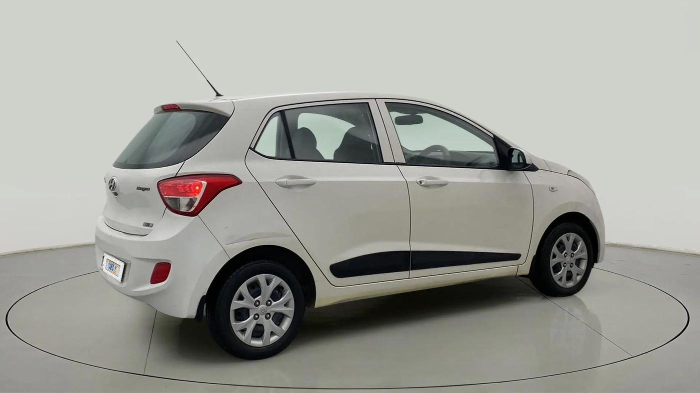 2015 Hyundai Grand i10 MAGNA 1.2 KAPPA VTVT, Petrol, Manual, 24,383 km, Right Back Diagonal