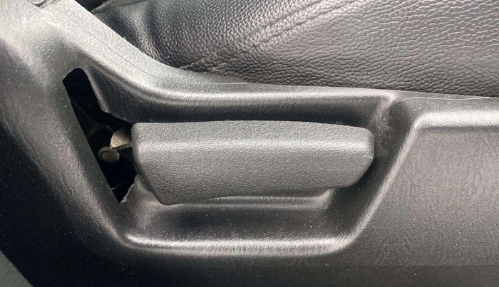 2019 Maruti Alto VXI, Petrol, Manual, 10,932 km, Driver Side Adjustment Panel