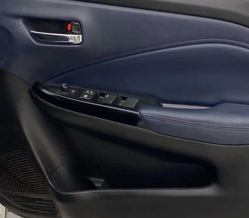 2022 Maruti Baleno ALPHA PETROL 1.2, Petrol, Manual, 38,721 km, Driver Side Door Panels Control