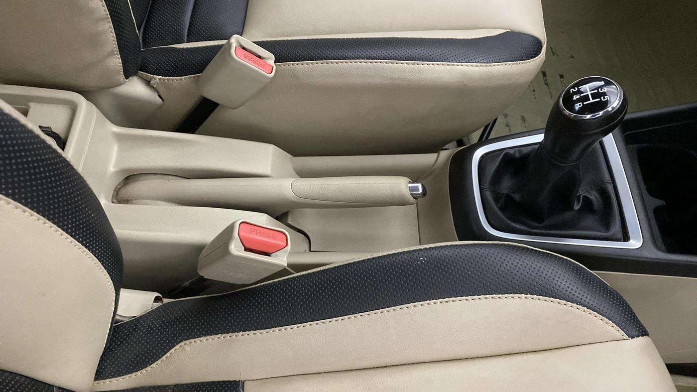 2018 Maruti Dzire VXI, Petrol, Manual, 58,157 km, Gear Lever