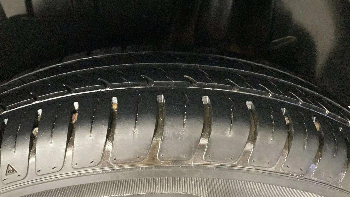 2018 Maruti Dzire VXI, Petrol, Manual, 58,157 km, Left Rear Tyre Tread