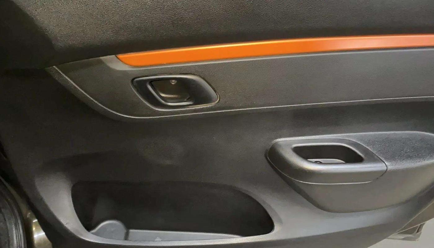 2018 Renault Kwid CLIMBER 1.0 AMT, Petrol, Automatic, 38,433 km, Driver Side Door Panels Control