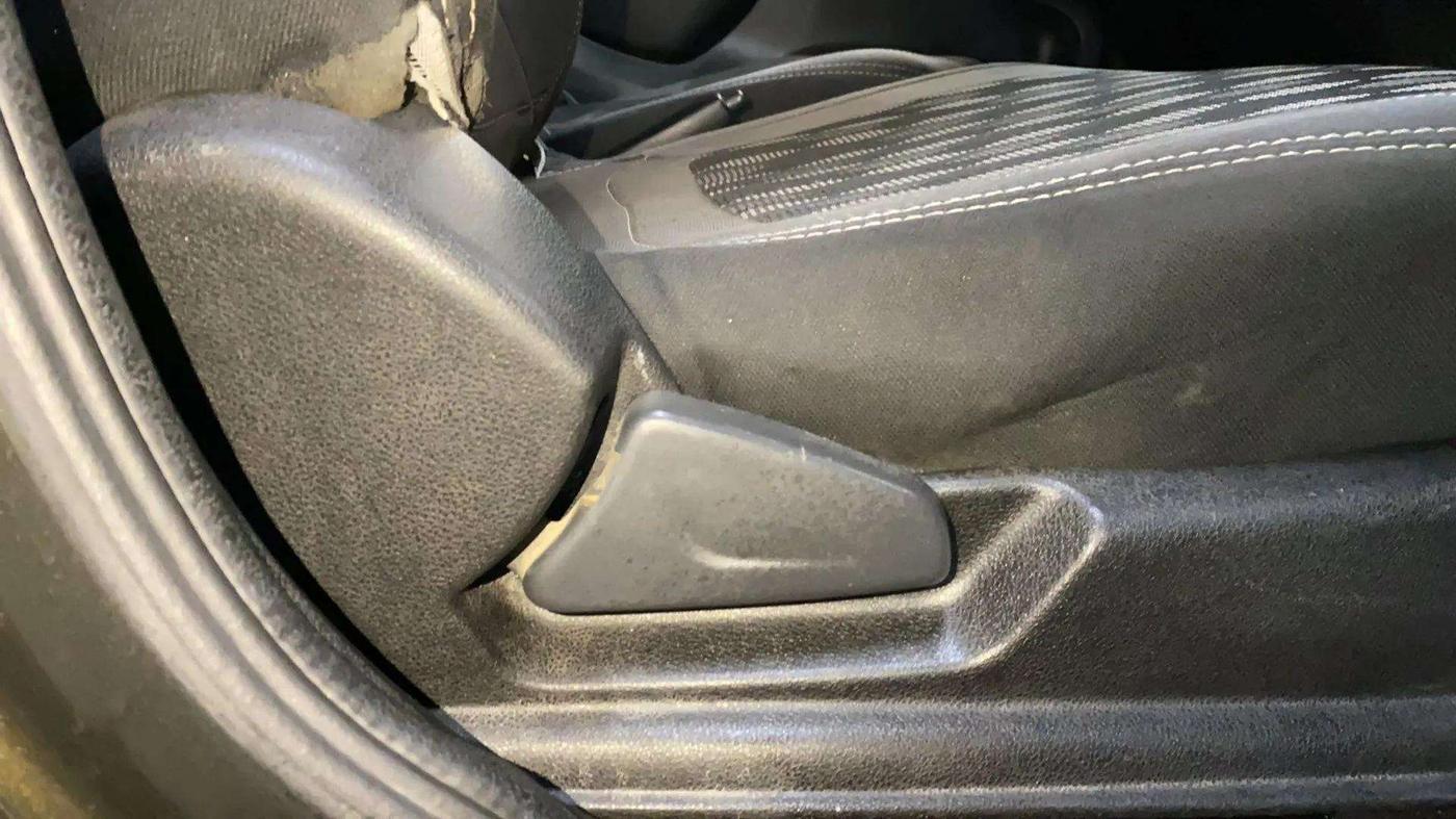 2018 Renault Kwid CLIMBER 1.0 AMT, Petrol, Automatic, 38,433 km, Driver Side Adjustment Panel