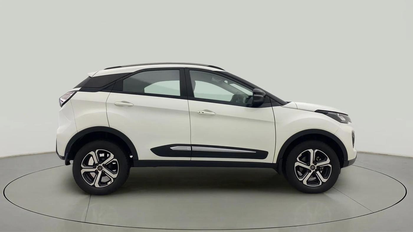 2023 Tata NEXON XZA PLUS DIESEL, Diesel, Automatic, 16,048 km, Right Side View