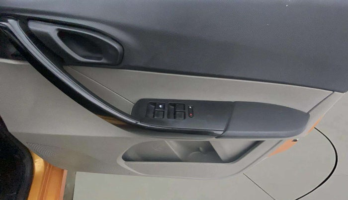 2018 Tata Tiago XTA PETROL, Petrol, Automatic, 51,157 km, Driver Side Door Panels Control