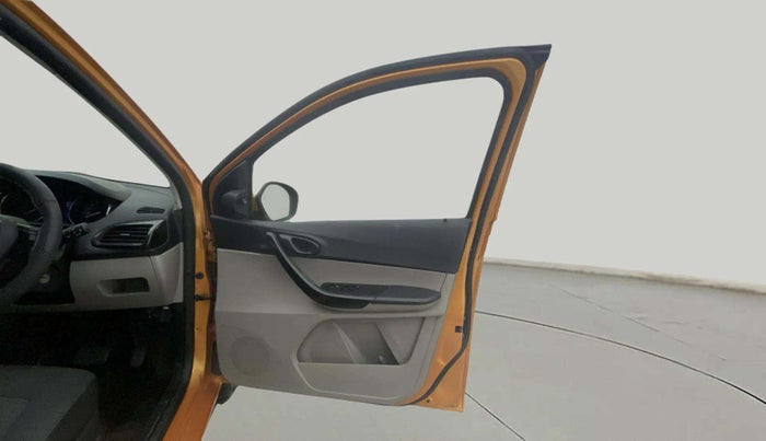 2018 Tata Tiago XTA PETROL, Petrol, Automatic, 51,157 km, RHS Front Door