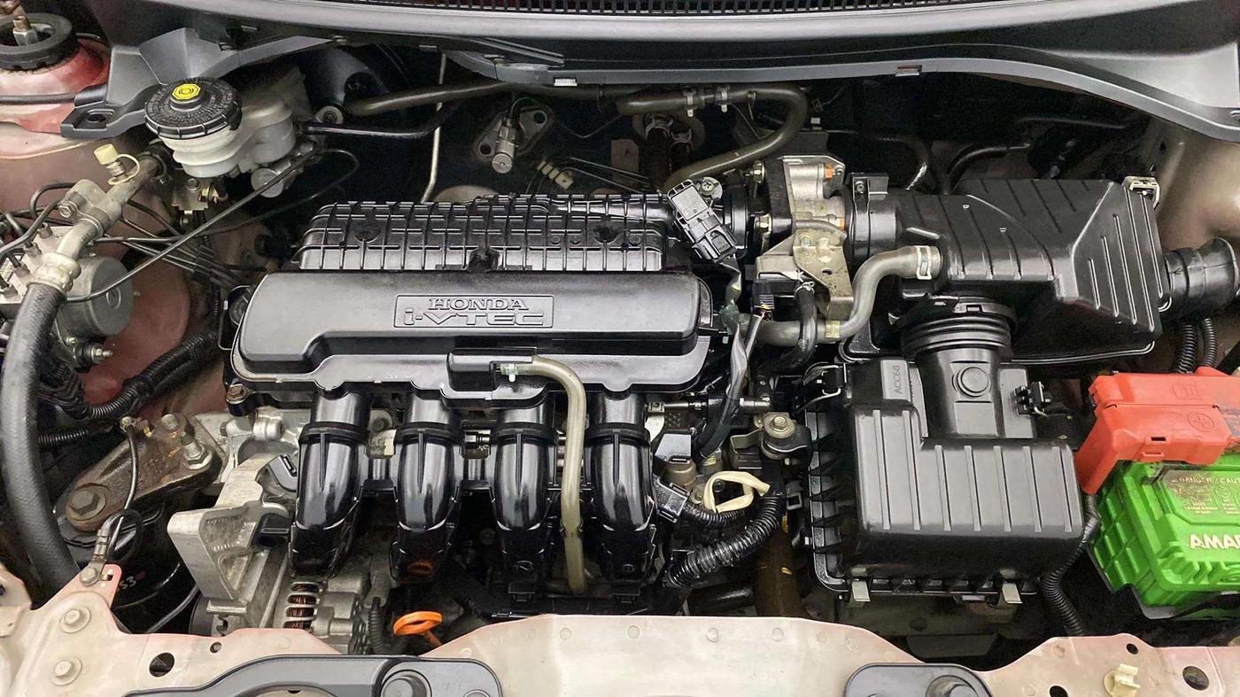2015 Honda Brio VX MT, Petrol, Manual, 85,957 km, Engine View