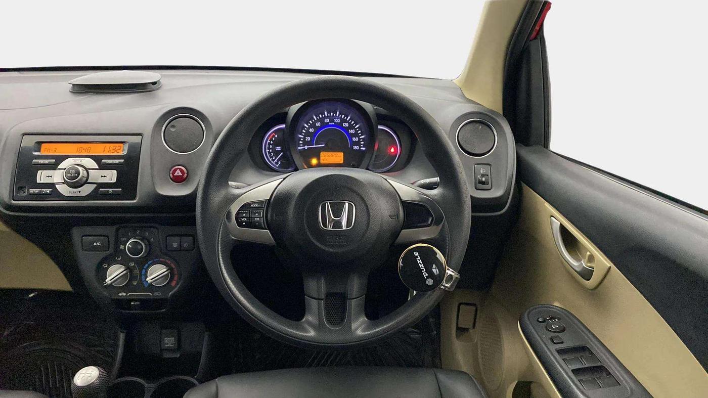 2015 Honda Brio VX MT, Petrol, Manual, 85,957 km, Steering Wheel Close Up
