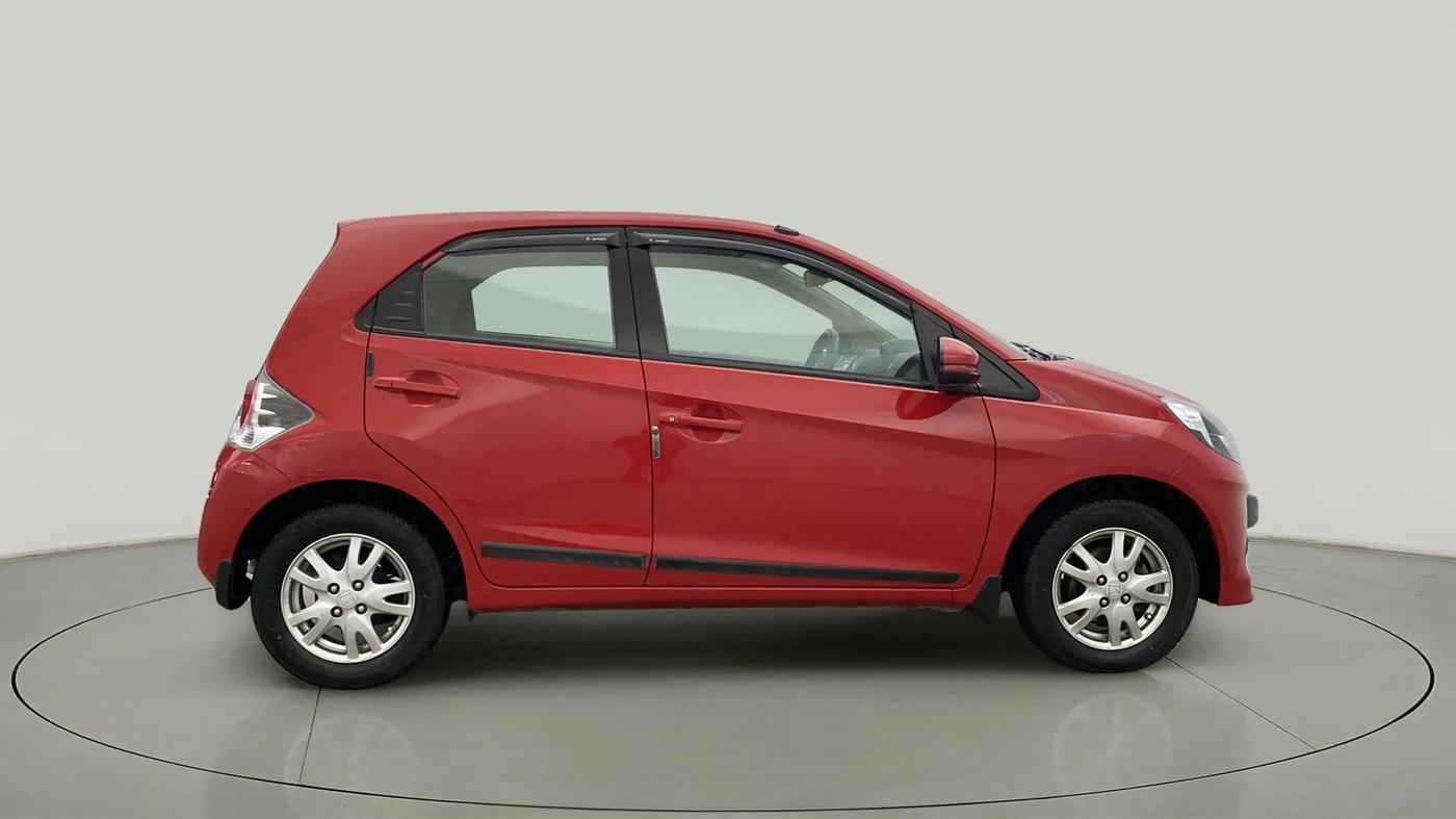 2015 Honda Brio VX MT, Petrol, Manual, 85,957 km, Right Side View