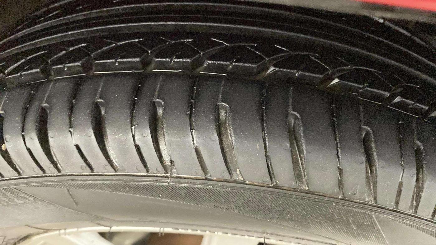 2015 Honda Brio VX MT, Petrol, Manual, 85,957 km, Right Front Tyre Tread