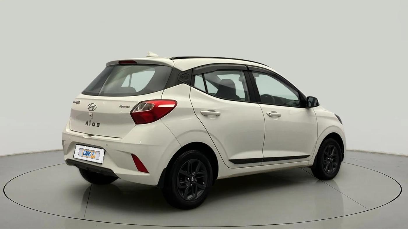2022 Hyundai GRAND I10 NIOS SPORTZ 1.2 KAPPA VTVT, Petrol, Manual, 24,998 km, Right Back Diagonal