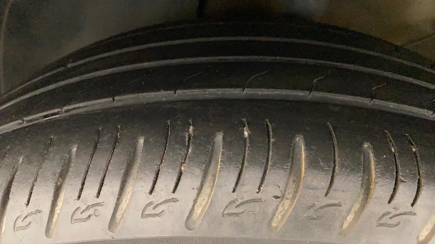2021 KIA SONET GTX PLUS 1.5 AT, Diesel, Automatic, 38,779 km, Left Front Tyre Tread