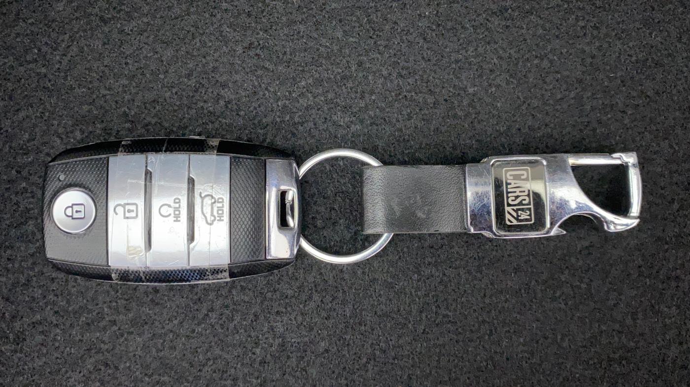 2021 KIA SONET GTX PLUS 1.5 AT, Diesel, Automatic, 38,779 km, Key Close Up