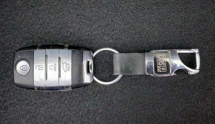 2021 KIA SONET GTX PLUS 1.5 AT, Diesel, Automatic, 38,779 km, Key Close Up
