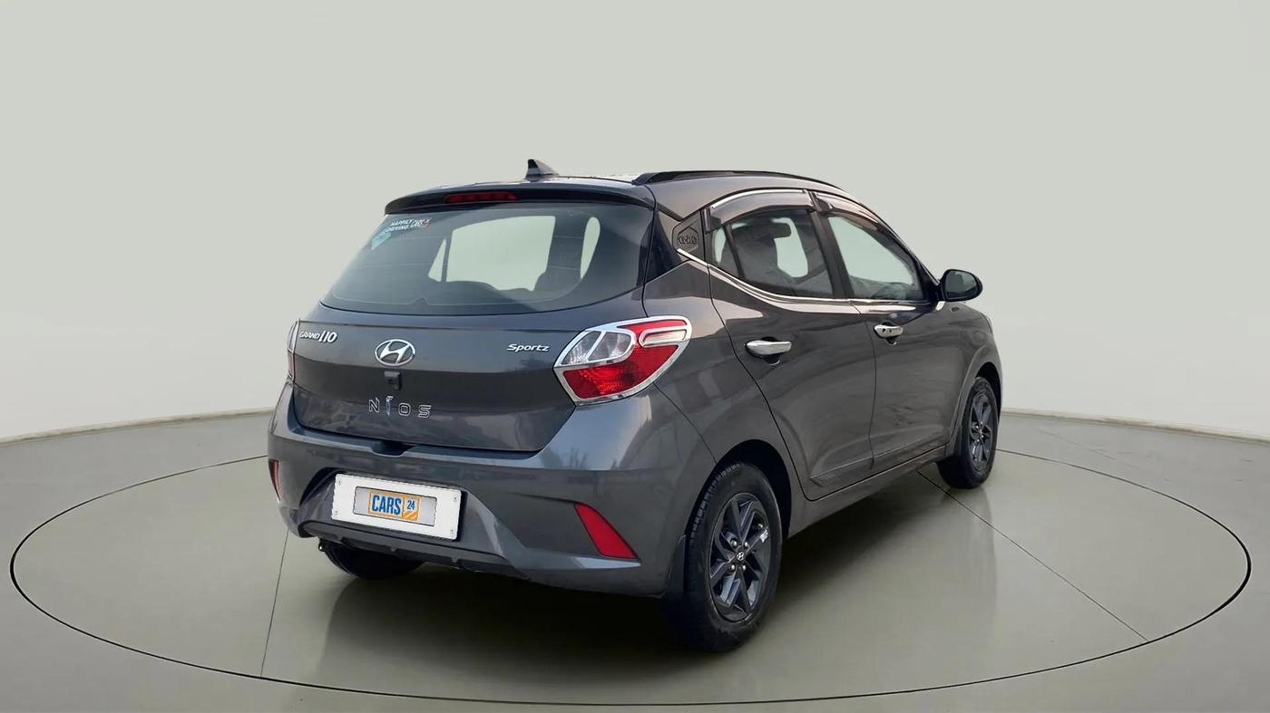 2022 Hyundai GRAND I10 NIOS SPORTZ 1.2 KAPPA VTVT CNG, CNG, Manual, 34,100 km, Right Back Diagonal
