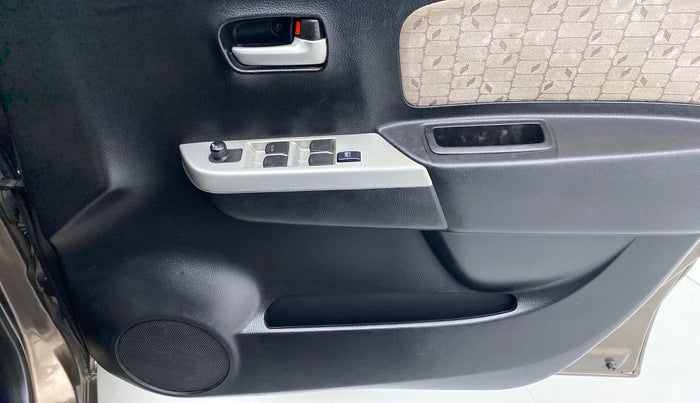 2016 Maruti Wagon R 1.0 VXI, Petrol, Manual, 28,531 km, Driver Side Door Panels Control