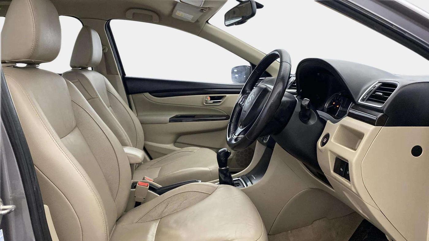 2017 Maruti Ciaz ALPHA  AT 1.4  PETROL, Petrol, Automatic, 98,050 km, Right Side Front Door Cabin
