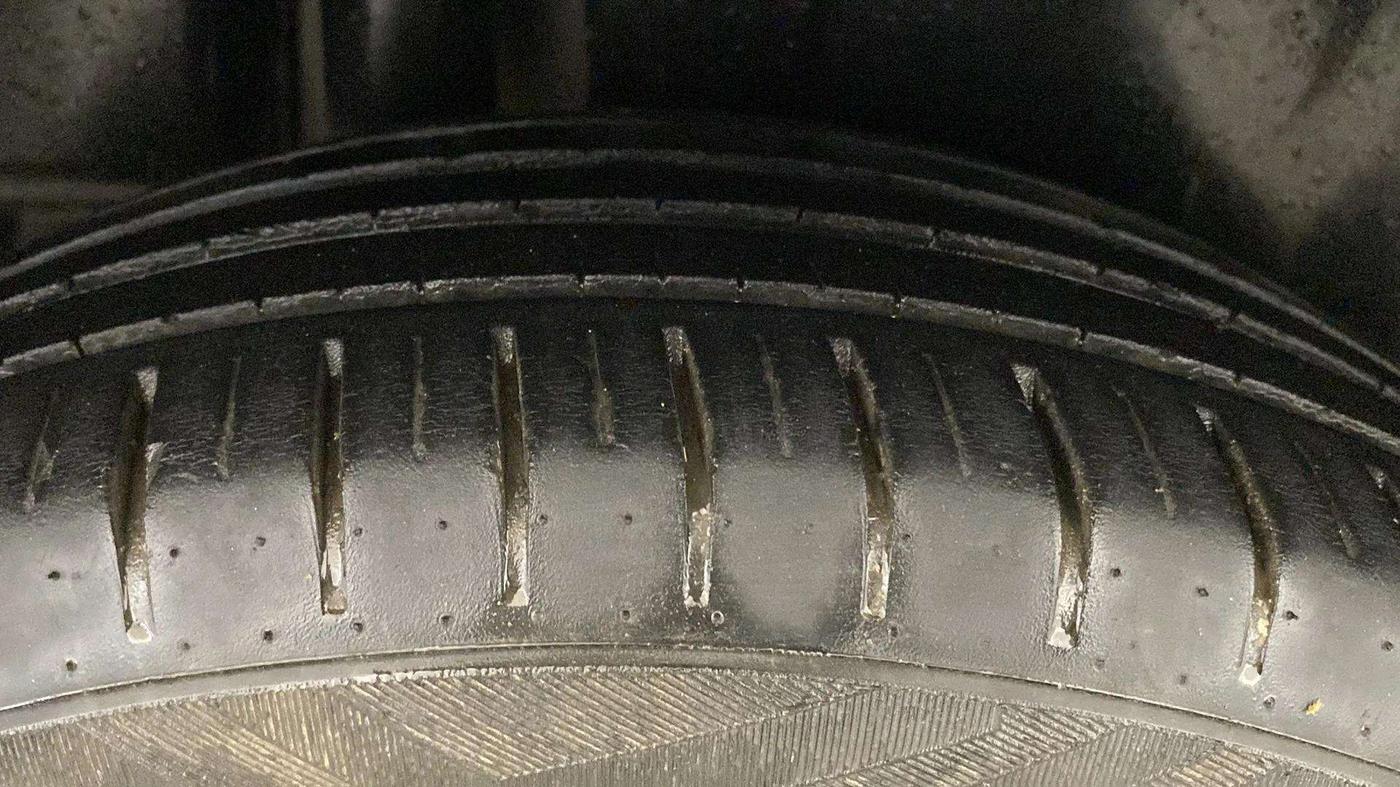 2017 Maruti Ciaz ALPHA  AT 1.4  PETROL, Petrol, Automatic, 98,050 km, Right Rear Tyre Tread