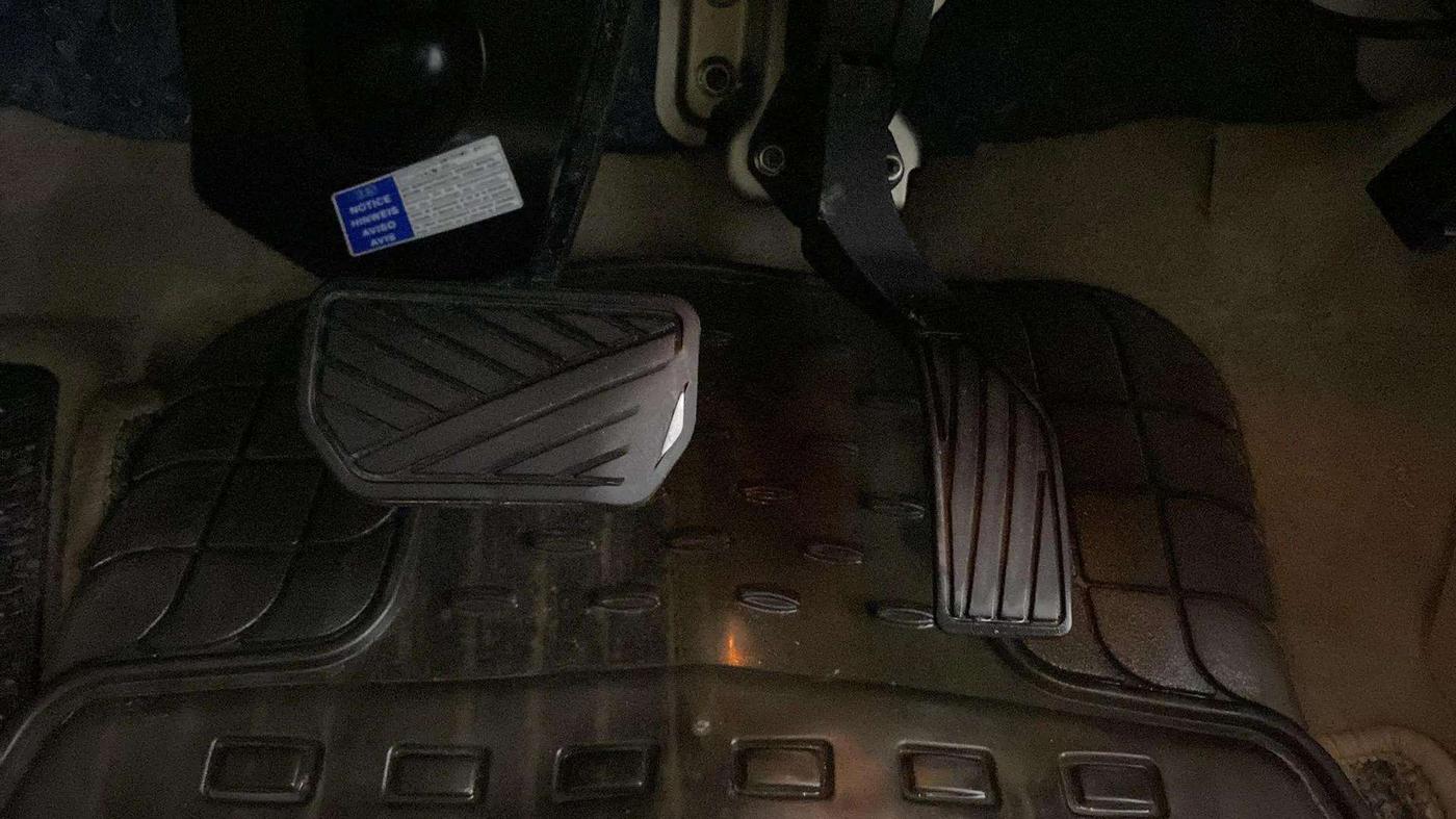 2017 Maruti Ciaz ALPHA  AT 1.4  PETROL, Petrol, Automatic, 98,050 km, Pedals