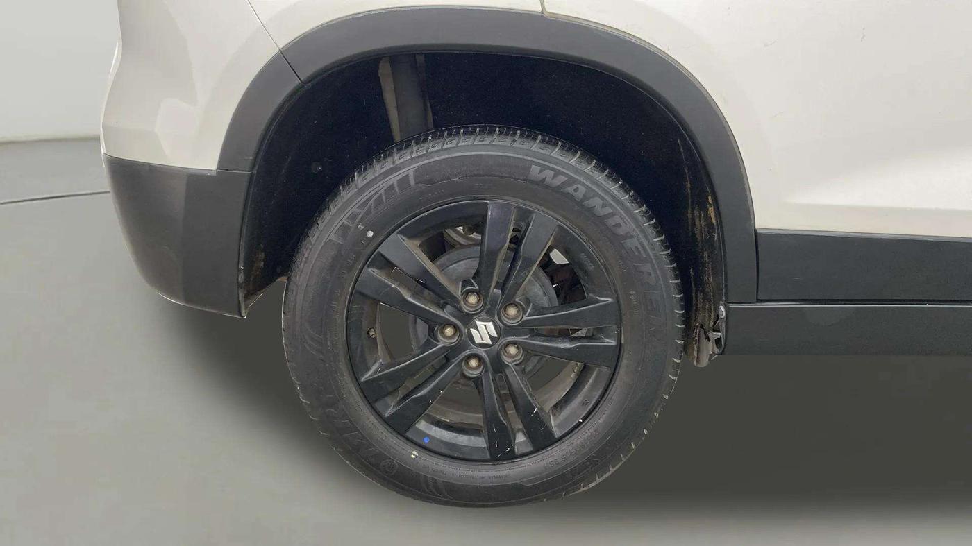 2018 Maruti Vitara Brezza ZDI, Diesel, Manual, 58,881 km, Right Rear Wheel