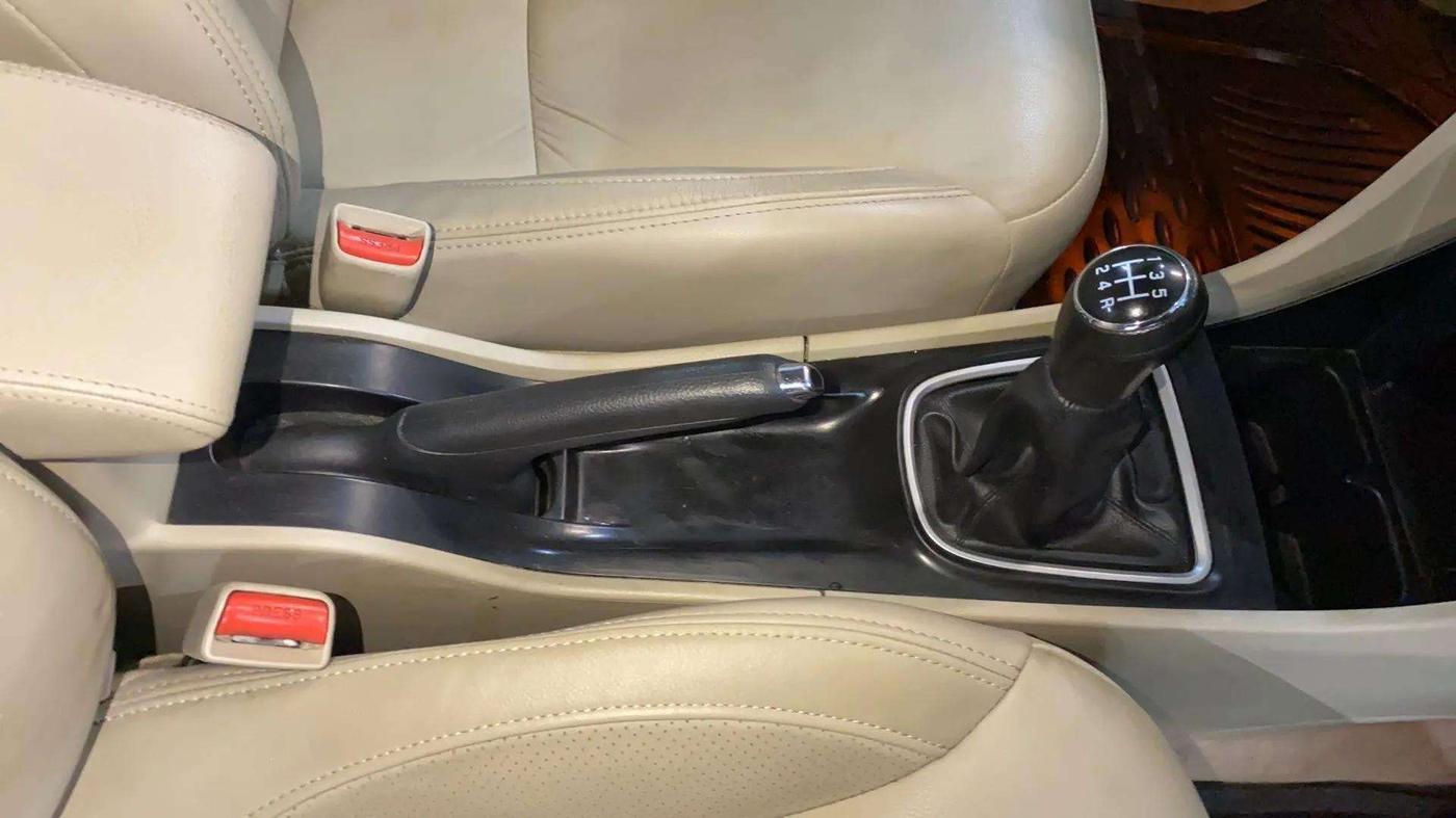 2021 Maruti Ciaz ALPHA 1.5 SHVS PETROL, Petrol, Manual, 54,448 km, Gear Lever