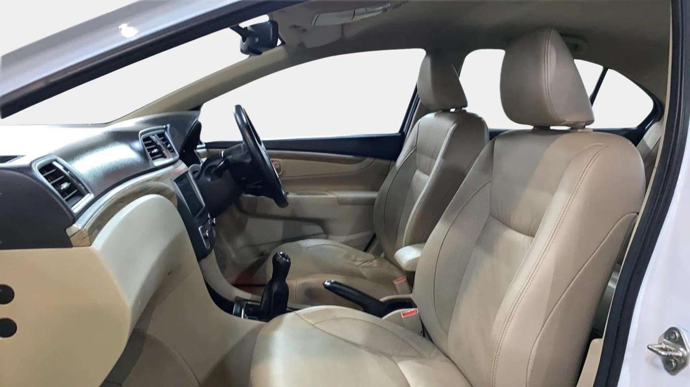 2021 Maruti Ciaz ALPHA 1.5 SHVS PETROL, Petrol, Manual, 54,448 km, Right Side Front Door Cabin