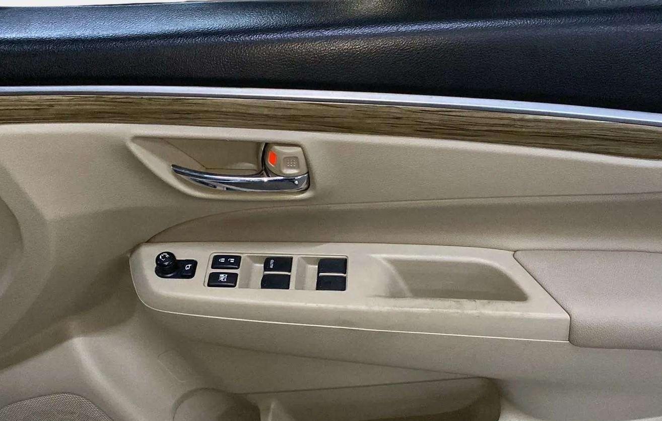 2021 Maruti Ciaz ALPHA 1.5 SHVS PETROL, Petrol, Manual, 54,448 km, Driver Side Door Panels Control