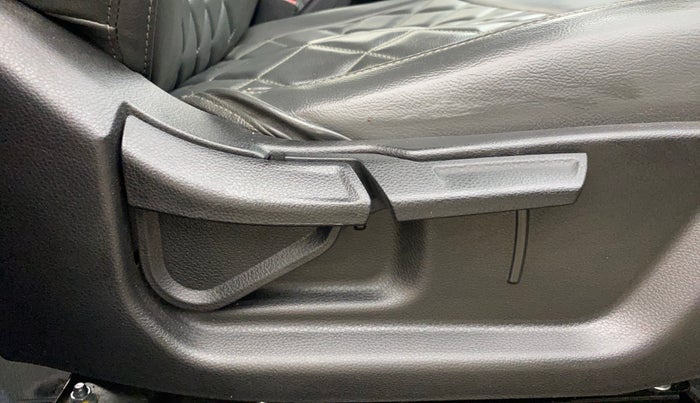 2021 KIA SELTOS HTK PLUS 1.5 IMT, Petrol, Manual, 17,083 km, Driver Side Adjustment Panel