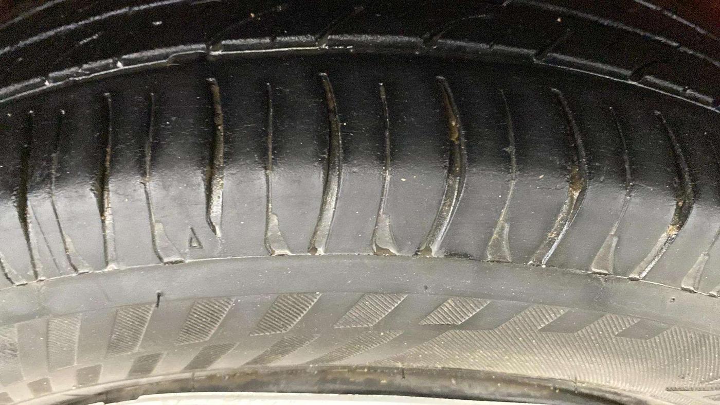 2015 Maruti Celerio VXI AMT, Petrol, Automatic, 36,349 km, Left Front Tyre Tread