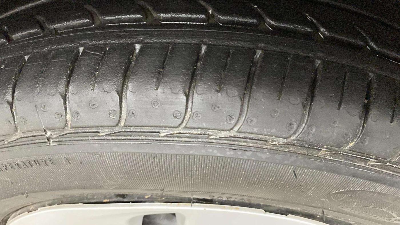 2015 Maruti Celerio VXI AMT, Petrol, Automatic, 36,349 km, Left Rear Tyre Tread
