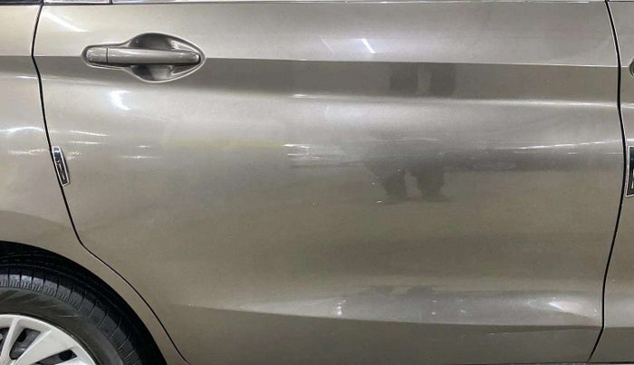 2020 Maruti Ertiga VXI CNG, CNG, Manual, 71,431 km, Right rear door - Minor scratches