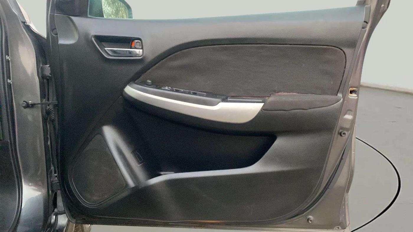 2015 Maruti Baleno ALPHA DIESEL 1.3, Diesel, Manual, 91,838 km, Driver Side Door Panels Control