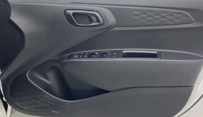 2022 Hyundai GRAND I10 NIOS MAGNA CORPORATE EDITION 1.2 KAPPA VTVT, Petrol, Manual, 5,055 km, Driver Side Door Panels Control