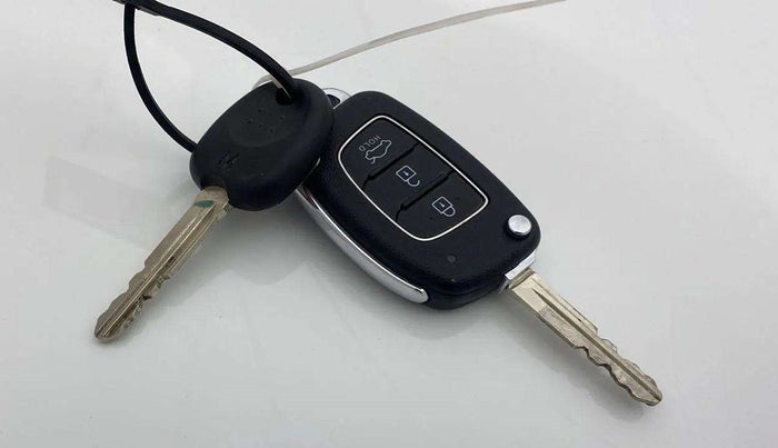2022 Hyundai GRAND I10 NIOS MAGNA CORPORATE EDITION 1.2 KAPPA VTVT, Petrol, Manual, 5,055 km, Key Close Up