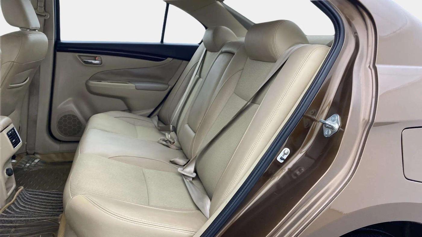 2016 Maruti Ciaz ZXI, Petrol, Manual, 51,951 km, Right Side Rear Door Cabin