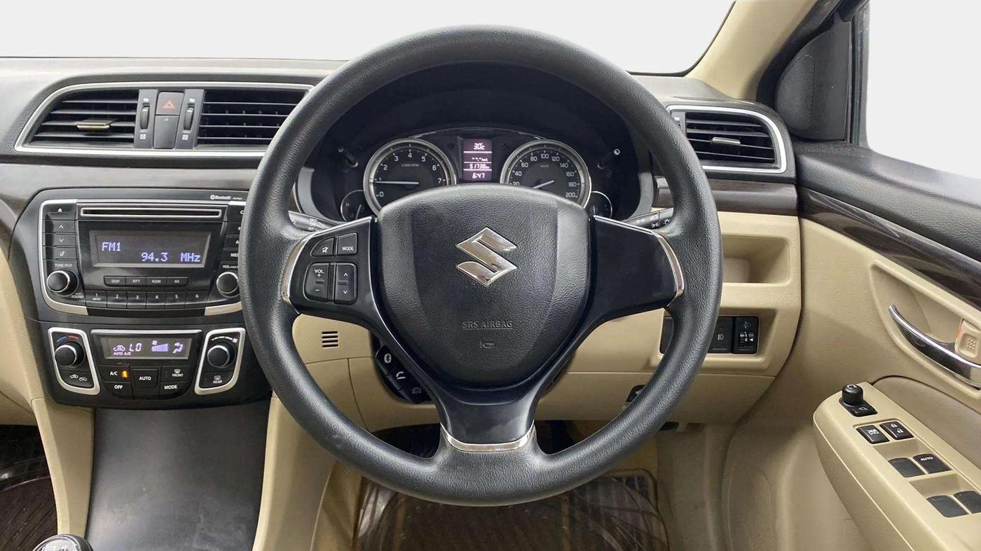 2016 Maruti Ciaz ZXI, Petrol, Manual, 51,951 km, Steering Wheel Close Up