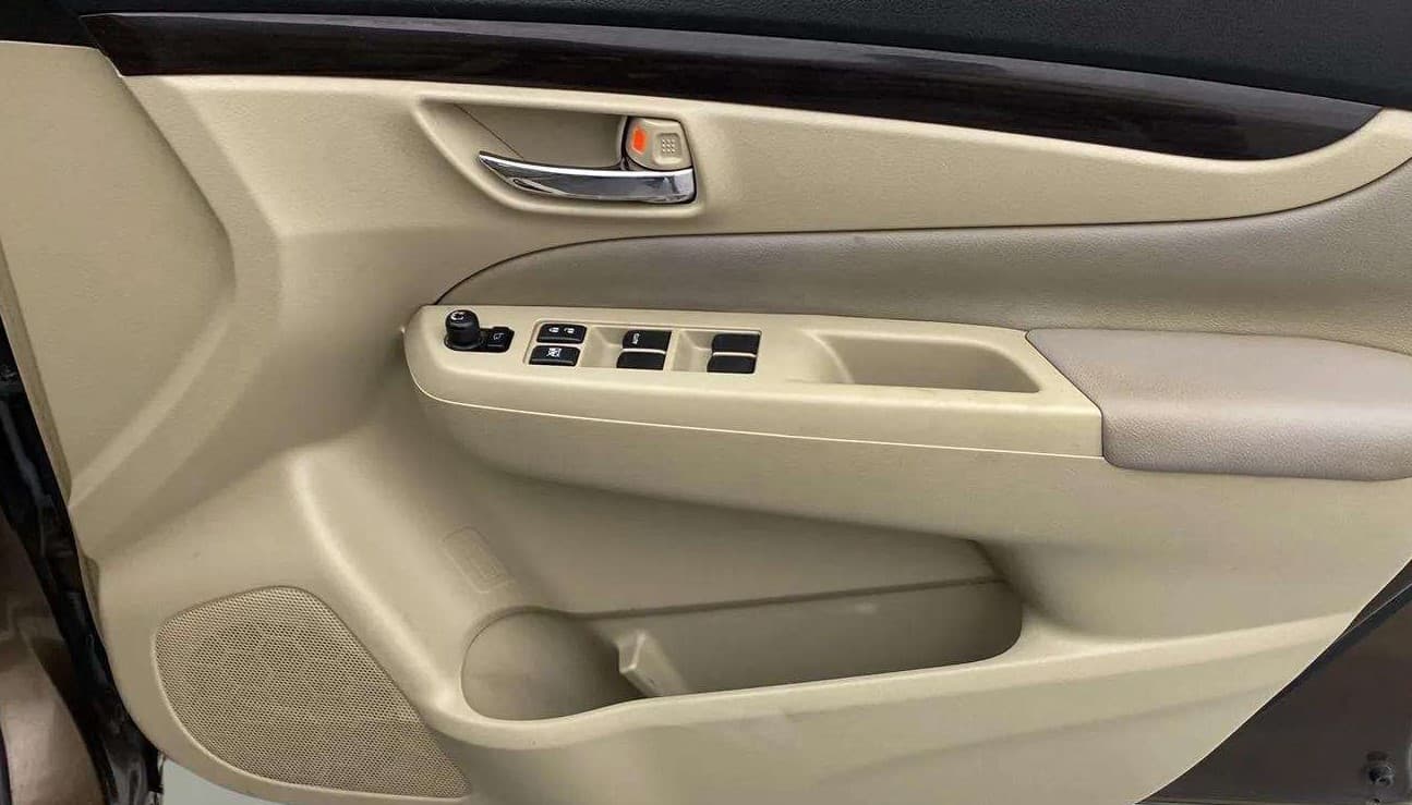 2016 Maruti Ciaz ZXI, Petrol, Manual, 51,951 km, Driver Side Door Panels Control
